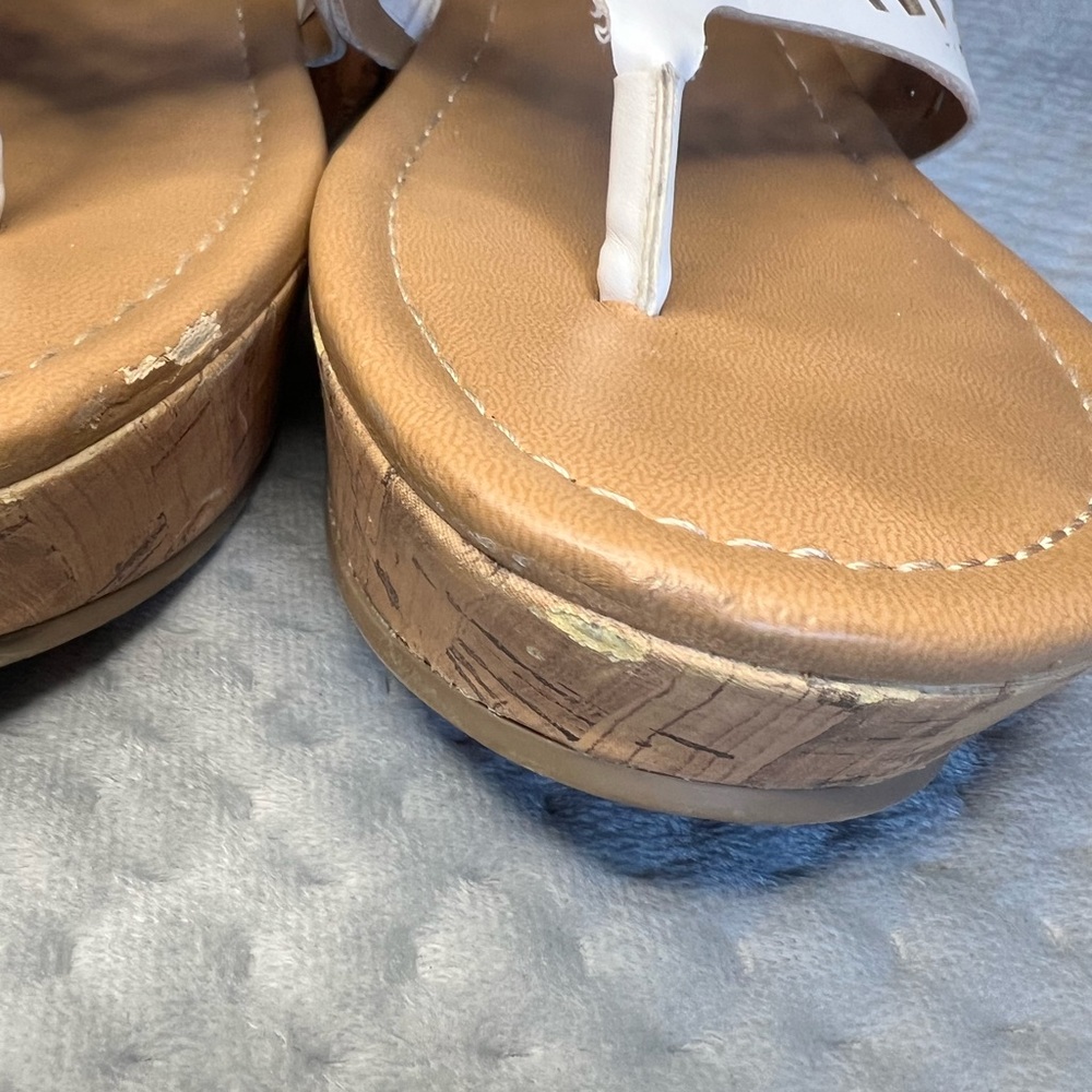 American Eagle Womens White Wedge Sandals Shoes Flip Flops Size 9.5 - Picture 5 of 12